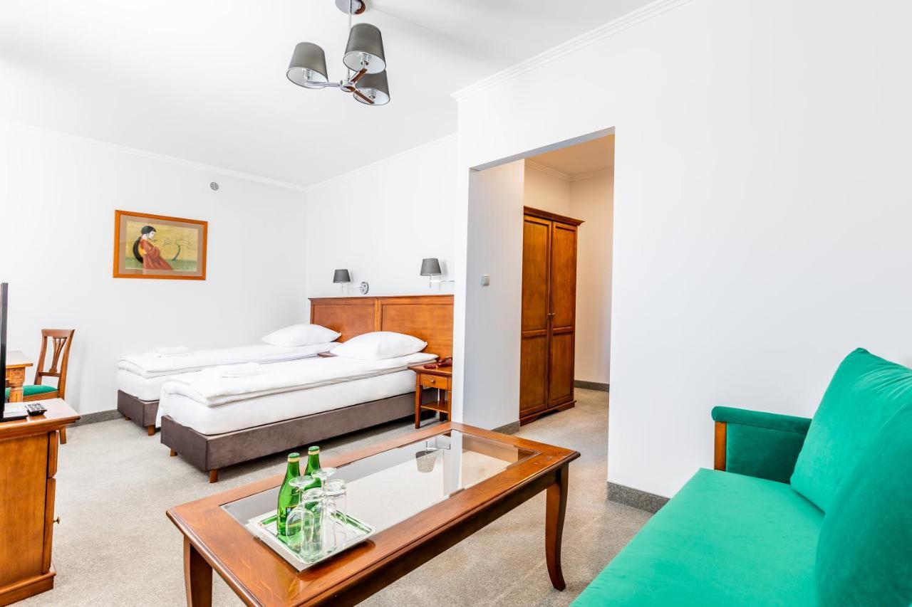 קילצה Hotel Pod Zlota Roza מראה חיצוני תמונה