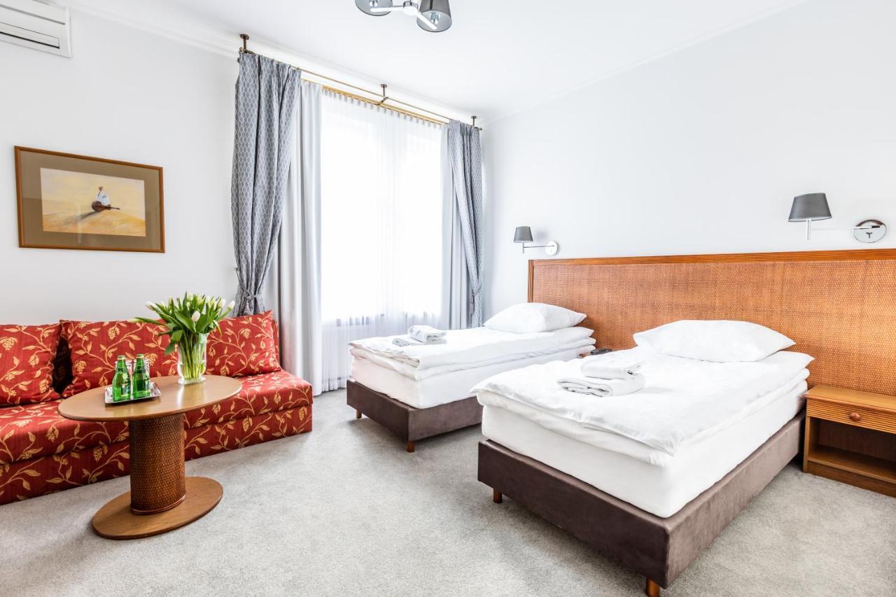 קילצה Hotel Pod Zlota Roza מראה חיצוני תמונה