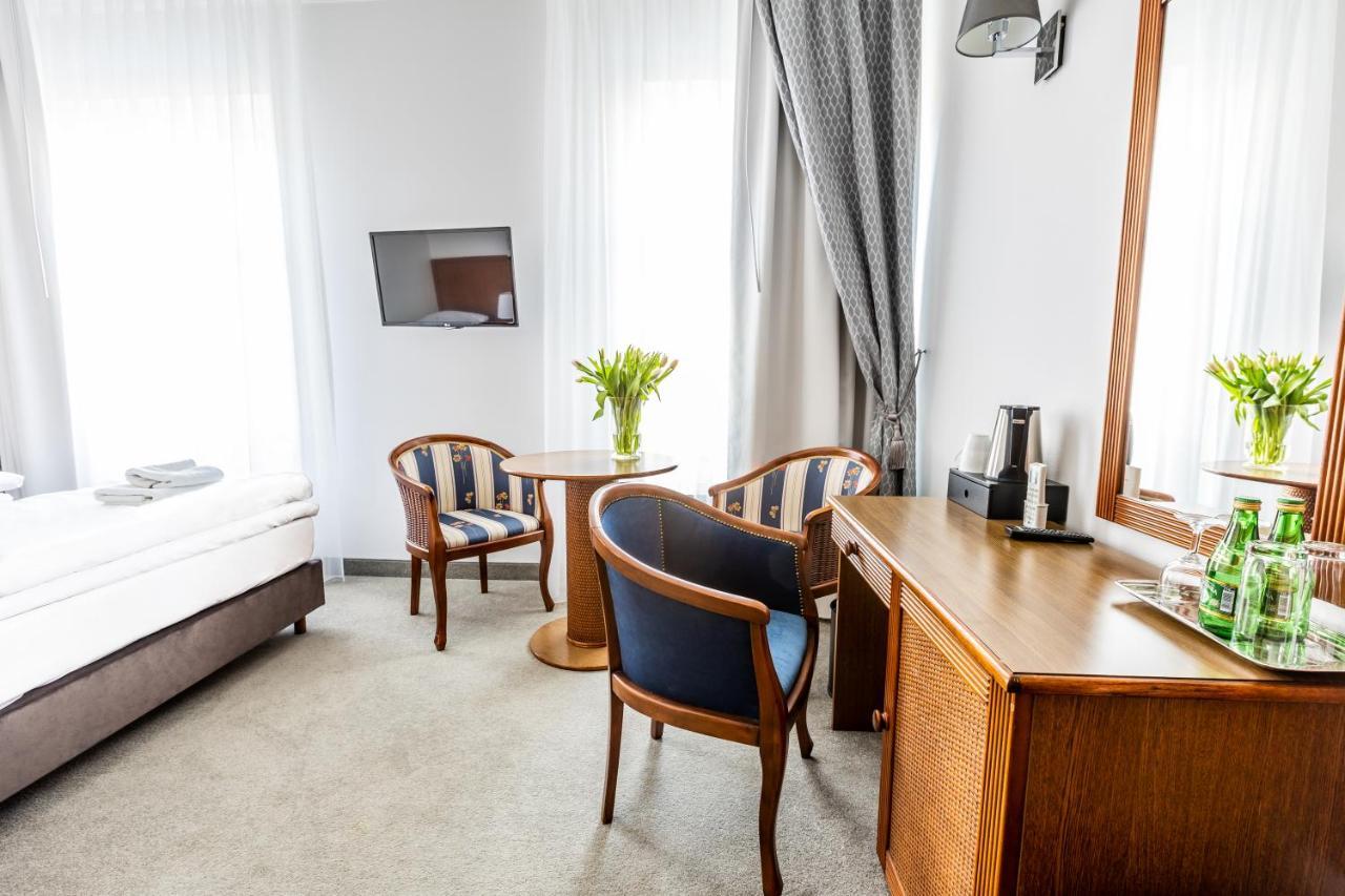 קילצה Hotel Pod Zlota Roza מראה חיצוני תמונה
