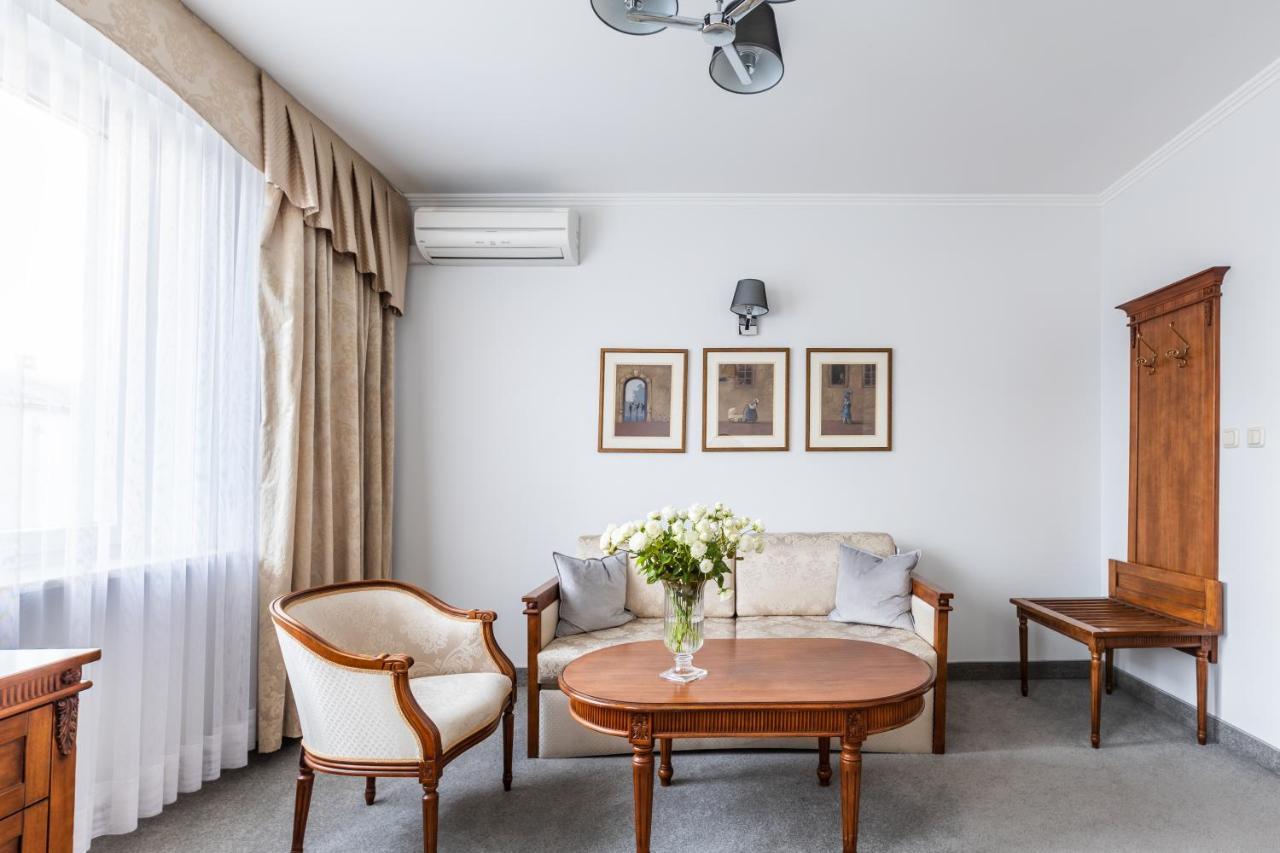 קילצה Hotel Pod Zlota Roza מראה חיצוני תמונה