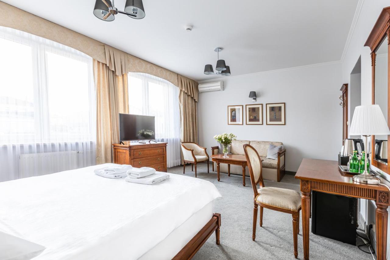 קילצה Hotel Pod Zlota Roza מראה חיצוני תמונה