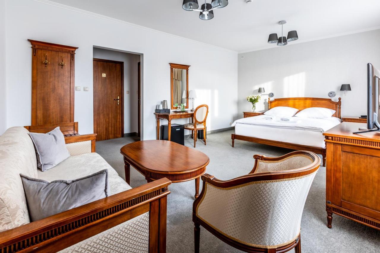 קילצה Hotel Pod Zlota Roza מראה חיצוני תמונה