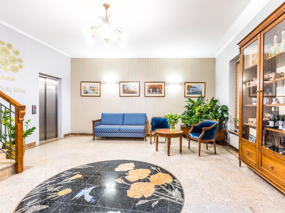 קילצה Hotel Pod Zlota Roza מראה חיצוני תמונה