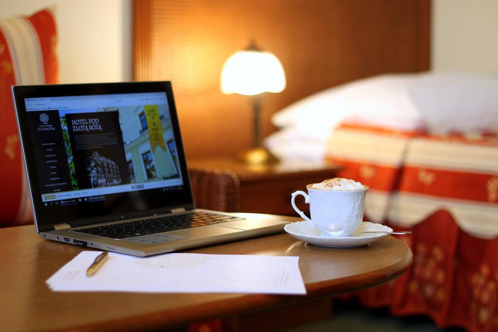 קילצה Hotel Pod Zlota Roza מראה חיצוני תמונה